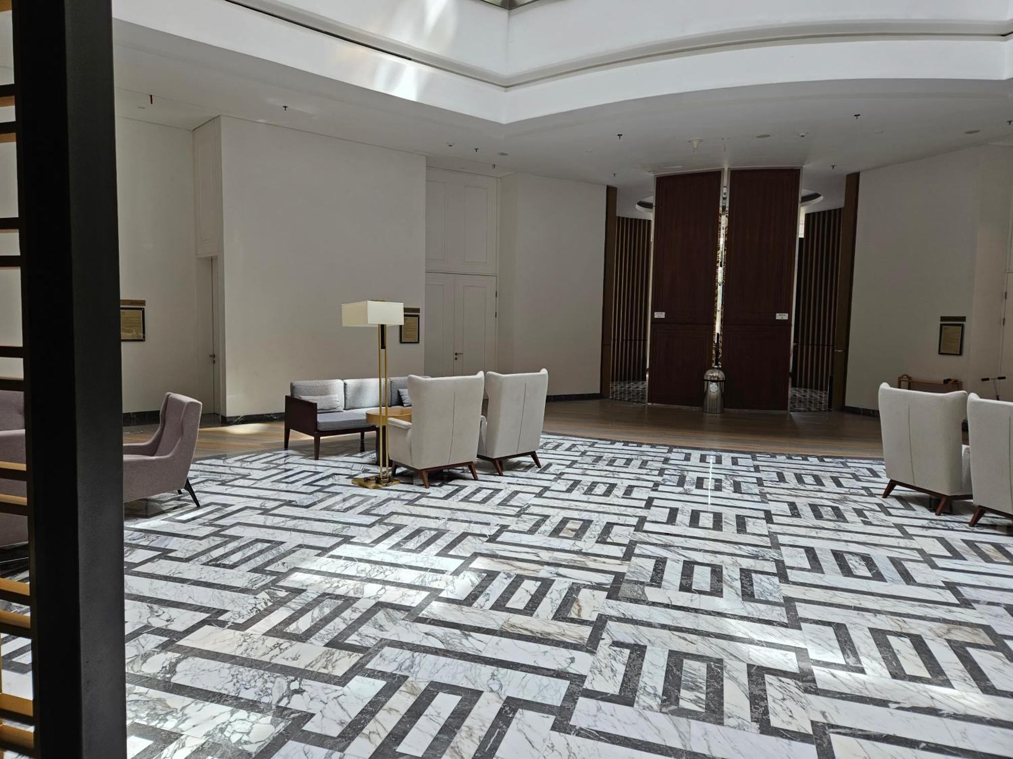 3Br Flat In Taman Anggrek Residence Джакарта Экстерьер фото