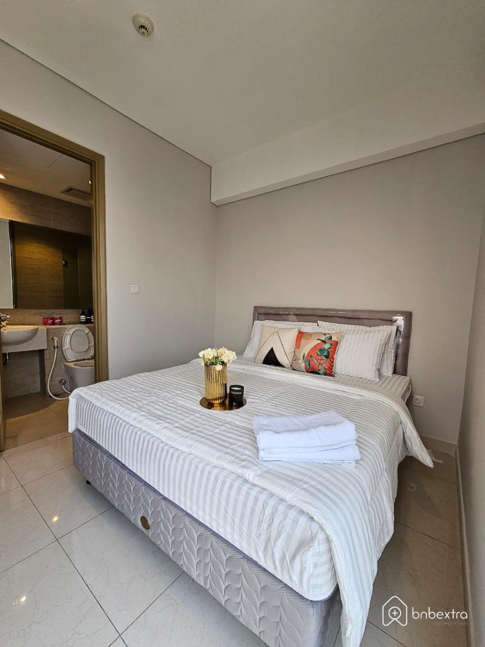 3Br Flat In Taman Anggrek Residence Джакарта Экстерьер фото